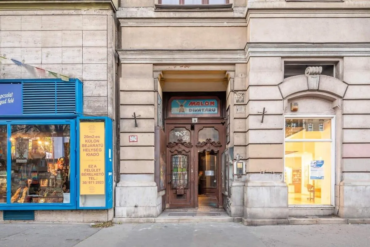 Quiet Central Studio Budapest Apartment