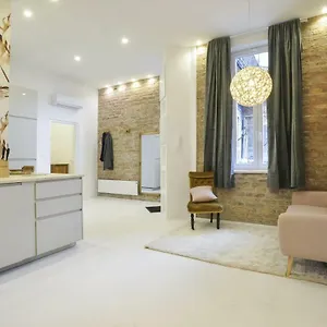 Golden Leaf Apartman